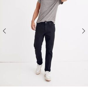 Madewell Straight Jeans in Classic Black Wash J9565
